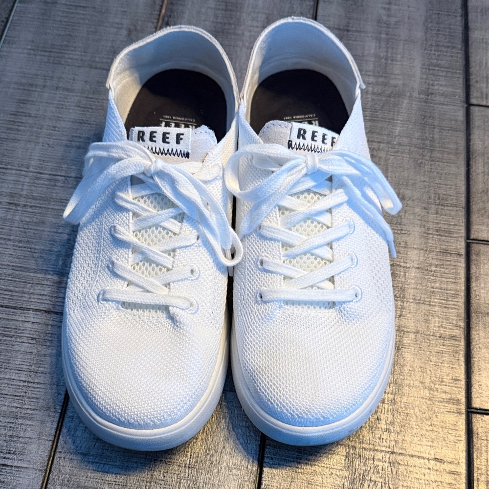Reef Classic White Lace-Up Sneakers